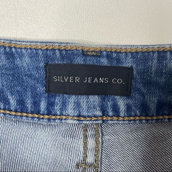 Silver | NWT Avery High Rose Curvy Denim Shorts - Picture 4 of 9